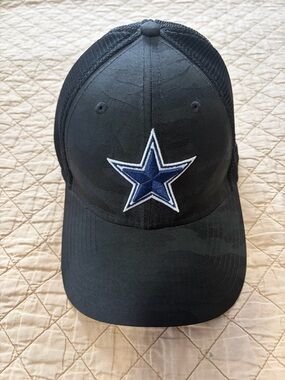 Dallas Cowboys New Era 39THIRTY Hat Black Camo Mesh Flex Fit NFL Cap M/L